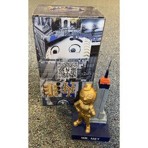 NIB New York Mets Mr. Met Bobblehead Gold Empire State Building Light 2025 New